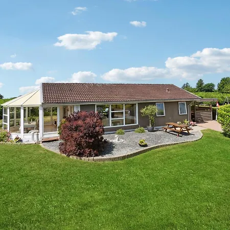 3 Bedroom In Holiday home