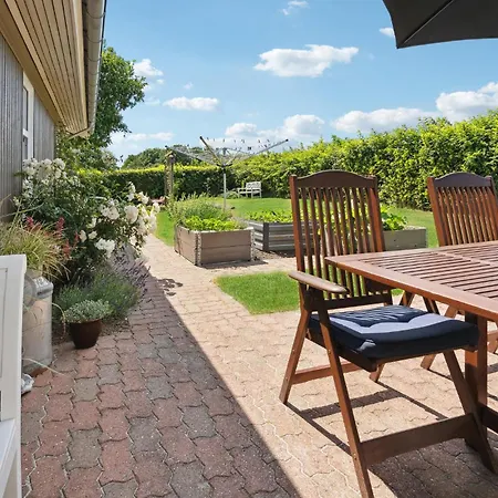 Сasa de vacaciones 3 Bedroom In *